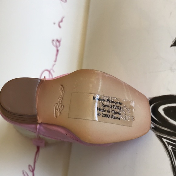 Just the Right Shoe Collection. Design is Rodeo Princess. - Picture 15 of 16